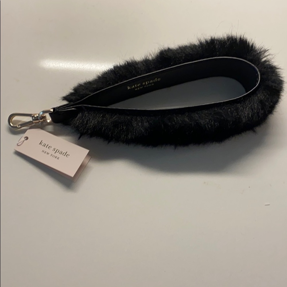 kate spade make it mine black faux fur wrist strap